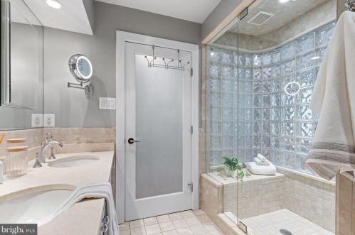 1726 Lombard St, Philadelphia PA  19147-1531 exterior