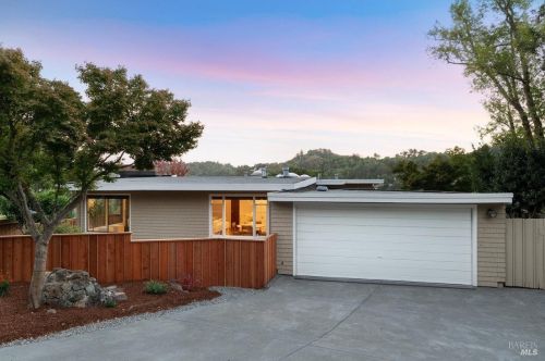 101 Gloria Dr, San Rafael, CA 94901-3620