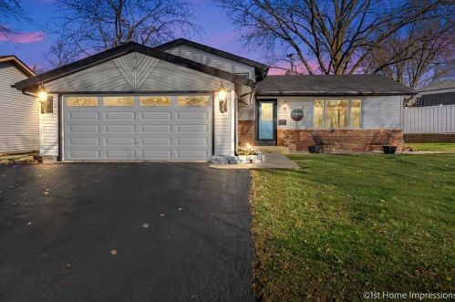 5178 Coulter Rd, Oak Forest, IL 60452-4456