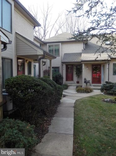 3 Oakmont Pl, Media, PA 19063-2565