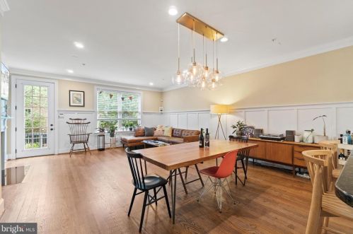 8916 Ct Way, Silver Spring MD 20910-2276 exterior