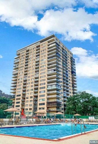 1203 River Rd, Edgewater NJ  07020-1456 exterior