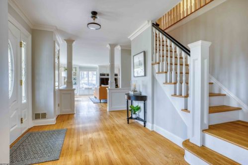 15 Redwood Rd, Morristown, NJ 07960-2608