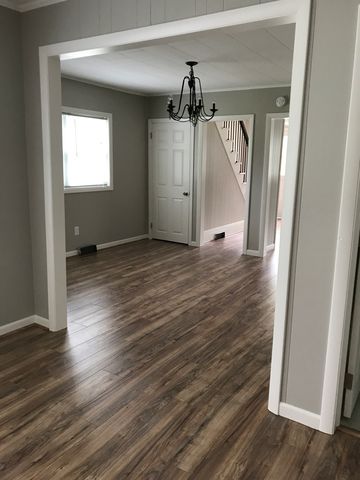 25 Park St, Lisbon, ME 04250-6428