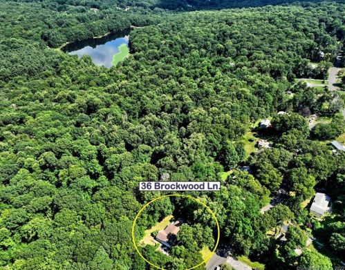 34 Brookwood Ln, Huntington CT  06484-2051 exterior