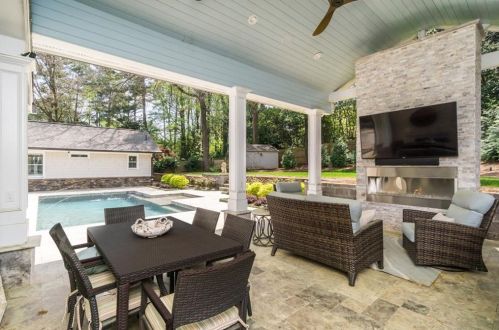 2553 Echo Dr, Atlanta GA  30345-3528 exterior