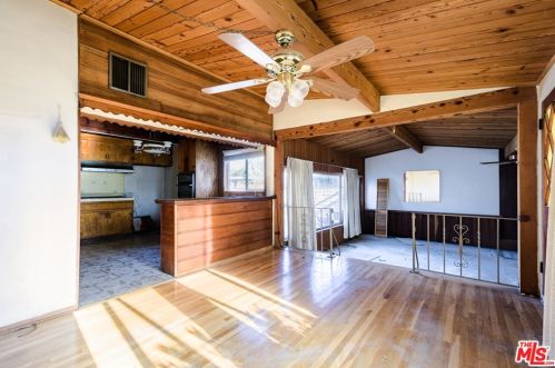 8148 Cantaloupe Ave, Van Nuys, CA 91402-5411