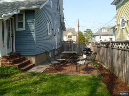 306 Columbus Ave, Hasbrouck Heights, NJ 07604-1624