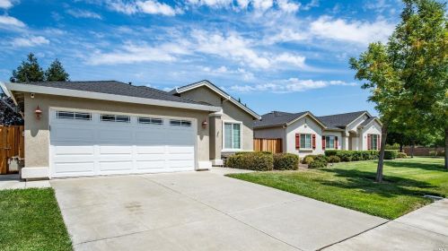1067 Plumas Ct, Vacaville, CA 95687-3477