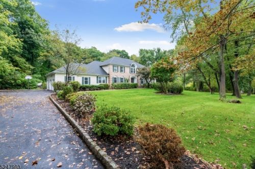 6 Yorkshire Dr, Hackettstown, NJ 07840-5604