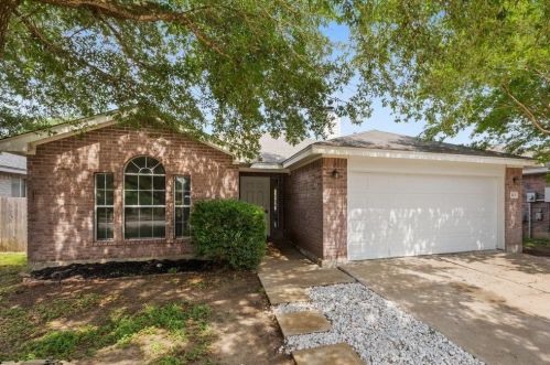 112 Valley Run Trl, Webberville, TX 78621-4190
