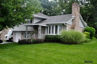 25 Woodland Dr, York, PA 17407-1230