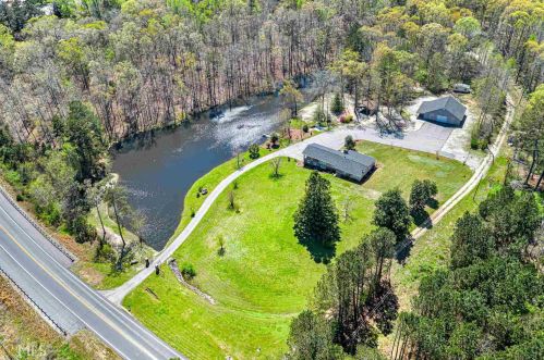 5149 Highway 155, Stockbridge GA  30281-1801 exterior