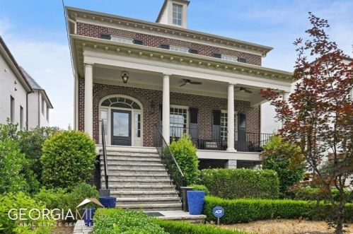 2897 Fulton Dr, Atlanta GA  30305-3154 exterior