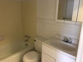 4076 Brewer Dr, Atlanta GA  30331-4354 exterior