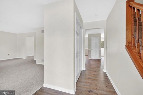 417 White Rose Ln, York, PA 17402-9525