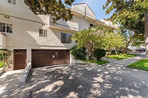 305 Valencia Ave, Burbank, CA 91502-2653