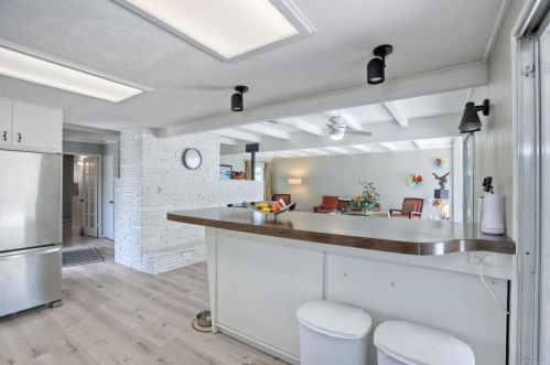 1111 Oak Dr, Vista CA  92084-4659 exterior