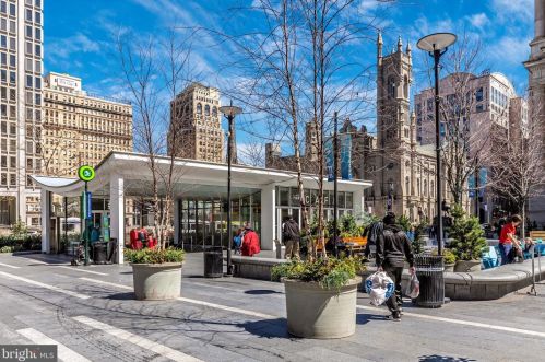 50 16th St, Philadelphia PA  19102-2516 exterior