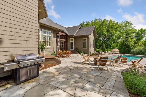 2165 Charlton Rd, Saint Paul MN  55118-4738 exterior