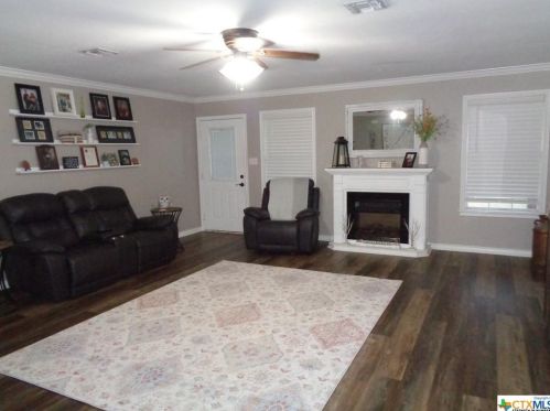 205 Basswood St, Victoria, TX 77904-9690