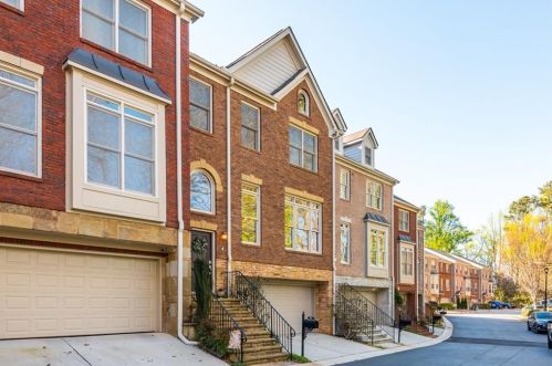 5567 Julian Pl, Atlanta, GA 30342-1313
