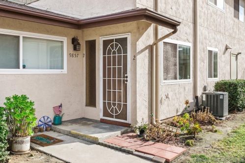 9857 Mission Gorge Rd, Santee, CA 92071-3839