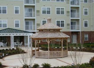 20900 Runnymeade Ter, Ashburn VA  20147-2872 exterior