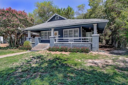 2531 Bomar Ave, Fort Worth TX  76103-2213 exterior