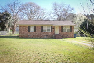 109 Earl Ct, Greenwood, SC 29649-9557