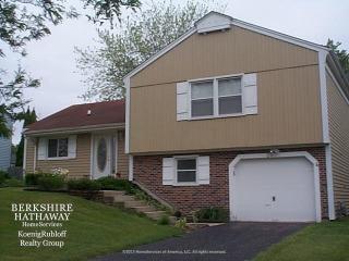 260 Country Dr, Hanover Park, IL 60103-5009
