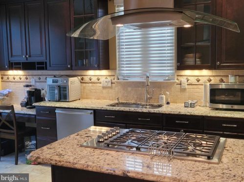 45 Spinnaker Dr, Mount Laurel NJ  08054-6107 exterior