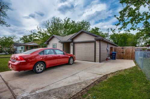 3421 Thannisch Ave, Fort Worth TX  76105-4842 exterior