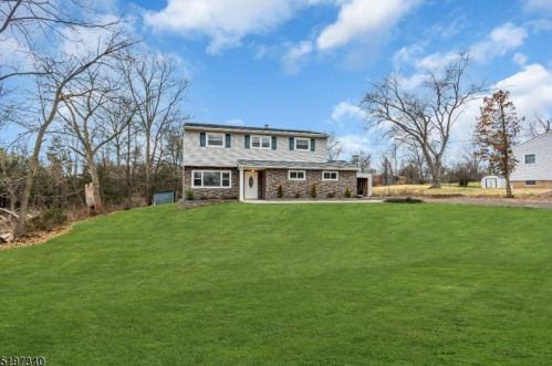 14 Heller Dr, Bridgewater, NJ 08807-2112