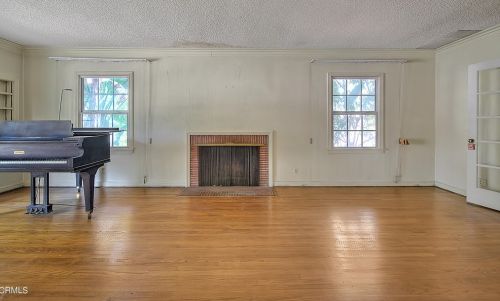 1168 Alma St, Glendale CA  91202-2054 exterior