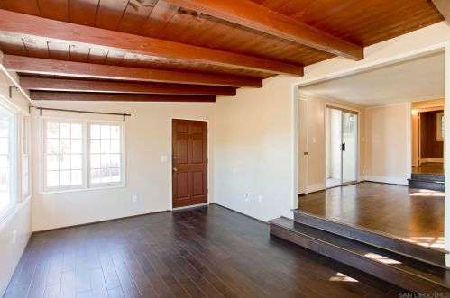 4132 Catalina Pl, San Diego, CA 92107-2611