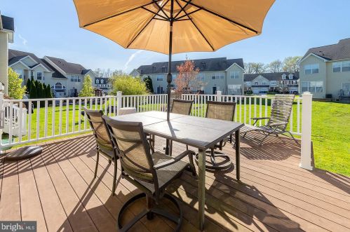 305 Keswick Dr, Auburn, NJ 08085-2540