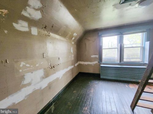 6804 Emlen St, Philadelphia PA  19119-2641 exterior