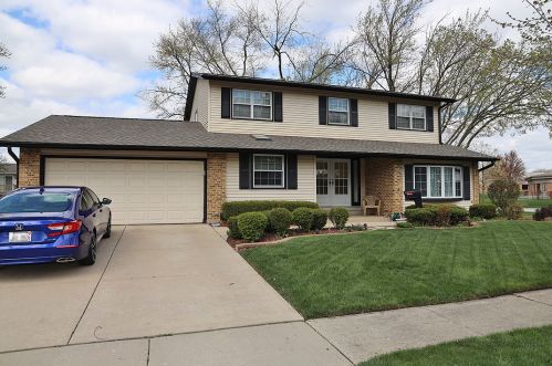 1238 Dover Ln, Elk Grove Vlg, IL 60007-3829
