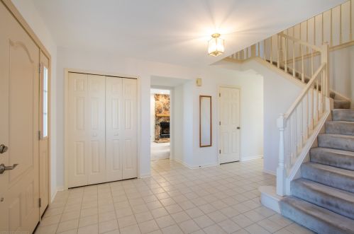 516 Ladysmith Rd, Hanover Park, IL 60103-1934