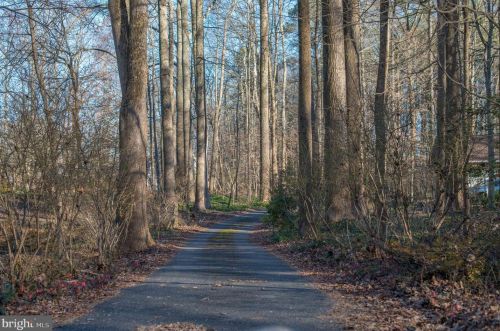 2305 Nancarles Dr, Gambrills, MD 21054-1900