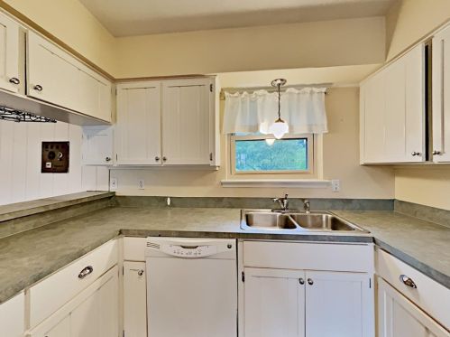 1759 Crowberry Dr, Dallas TX  75228-3741 exterior