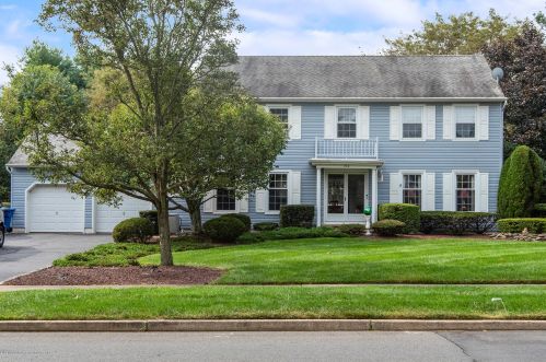 714 Nutswamp Rd, Tinton Falls, NJ 07701-5348