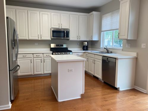 493 Thornhill Ln, Palatine, IL 60074-7080