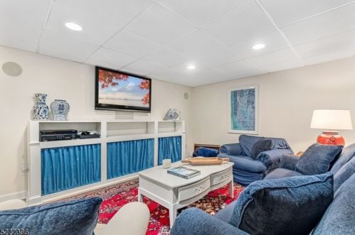 4 Morgan Ct, Dover NJ  07869-1445 exterior