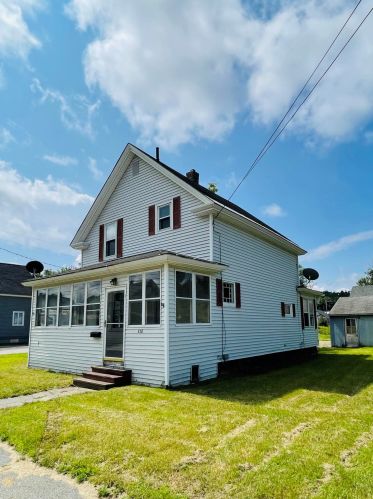 112 Bates St, Millinocket, ME 04462-1630