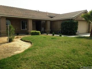 1555 Munras Ave, Madera, CA 93637-1408