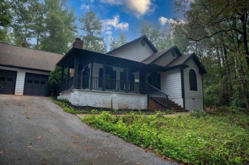 186 Branchwood Dr, Porterdale, GA 30016-7504