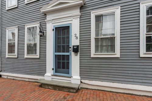28 Chapel St, Portsmouth, NH 03801-3815