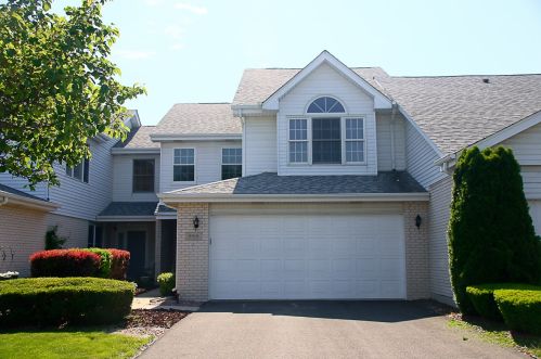 9919 Constitution Dr, Orland Park, IL 60462-4562